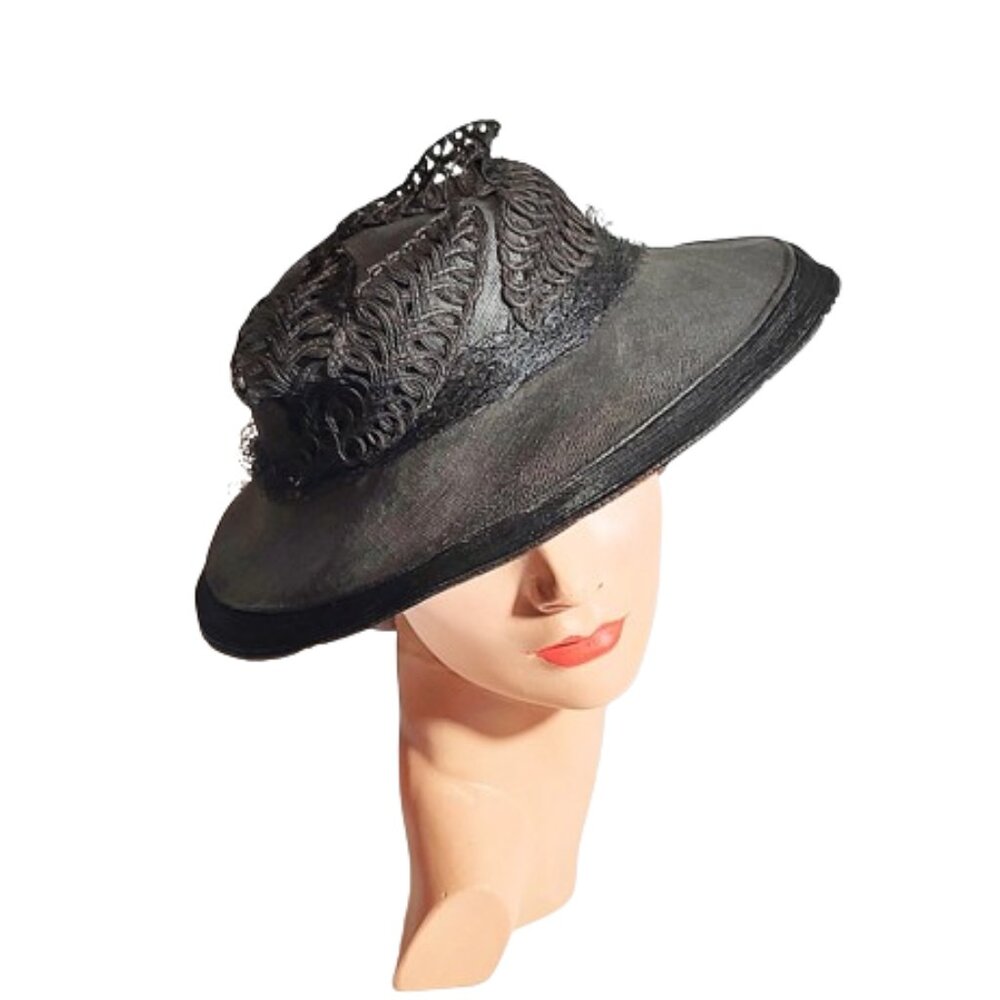 1940s True Vintage Black Straw Wide Brimmed Tilt Hat With Lace Accents Netting - Picture 2 of 8